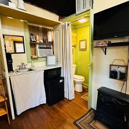 Acorn Hideaways Canton Unwind At Green Gables Suite For Up To 3 Bagian luar foto