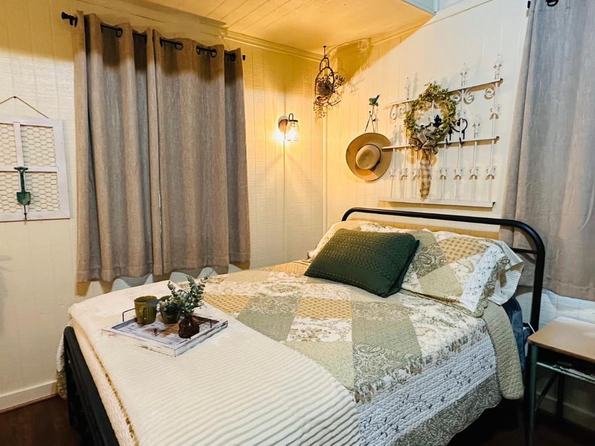 Acorn Hideaways Canton Unwind At Green Gables Suite For Up To 3 Bagian luar foto