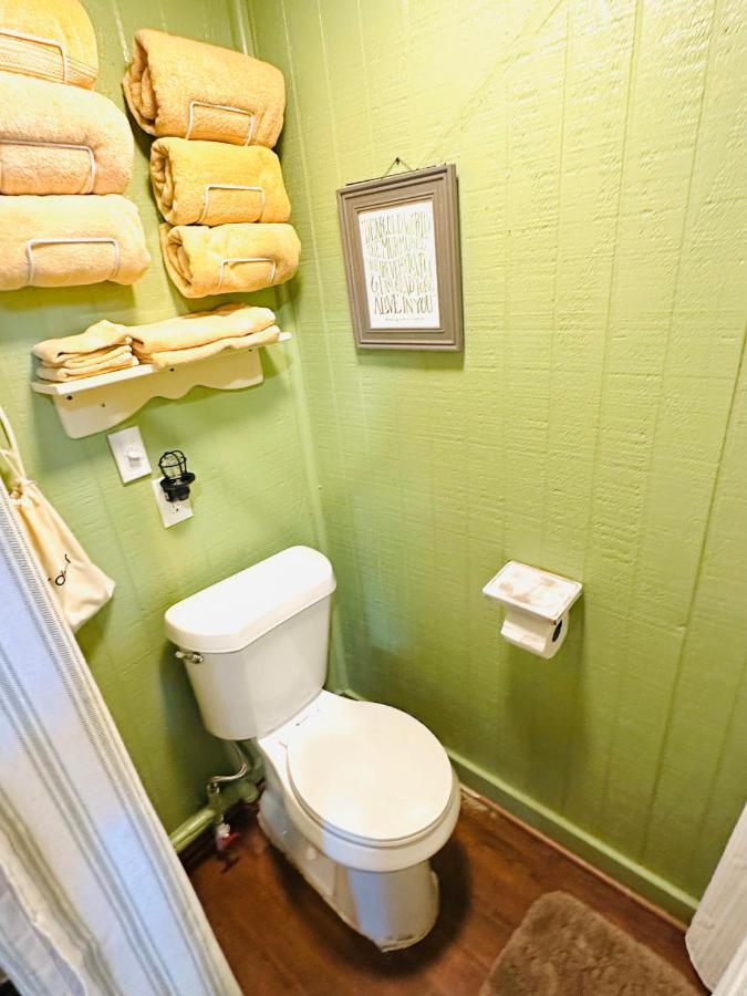 Acorn Hideaways Canton Unwind At Green Gables Suite For Up To 3 Bagian luar foto